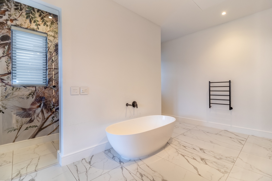 5 Bedroom Property for Sale in Val De Vie Estate Western Cape